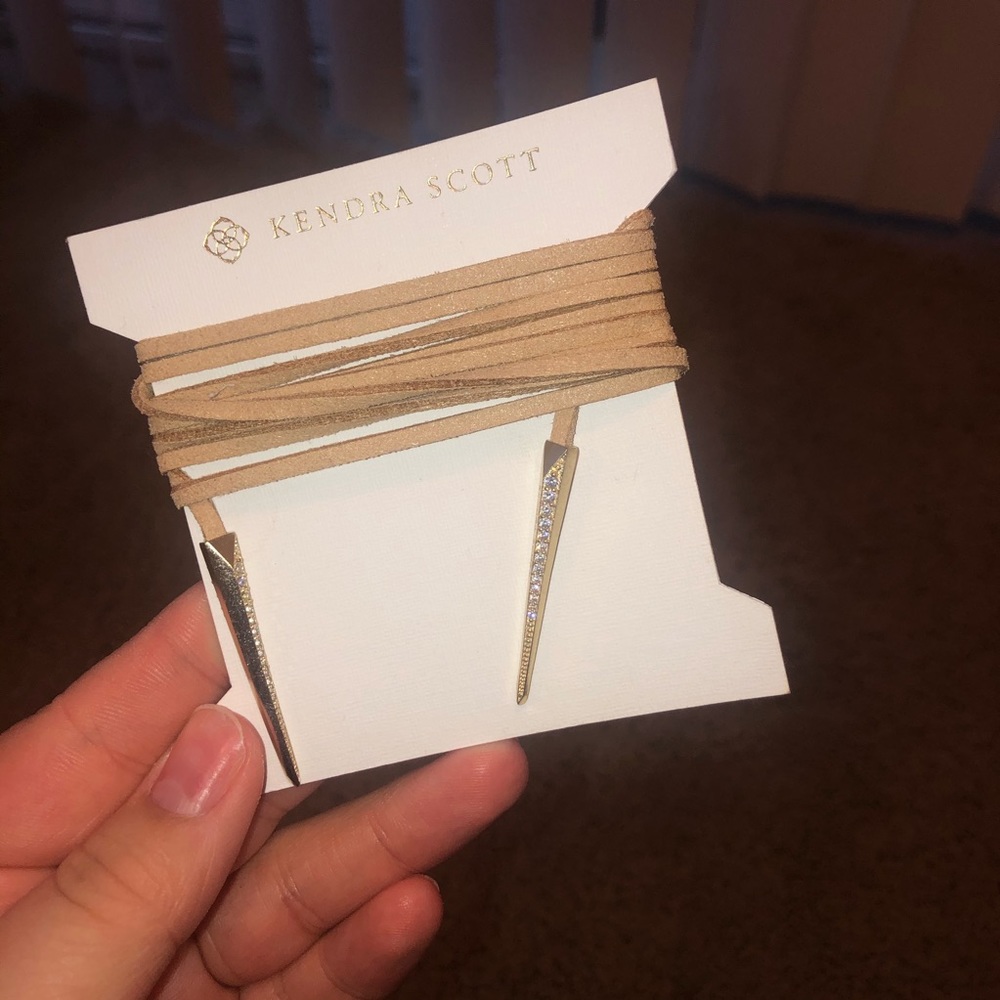NWT Kendra Scott wrap necklace